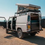 Guide complet pour aménager l’intérieur de votre Land Rover en mode vanlife : rangements, couchage et autonomie